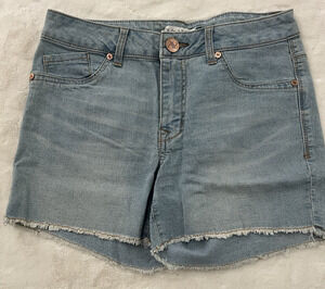 Ava & Alex Denim Shorts Womens Size 6 Light Wash Raw Hem Stretch Casual